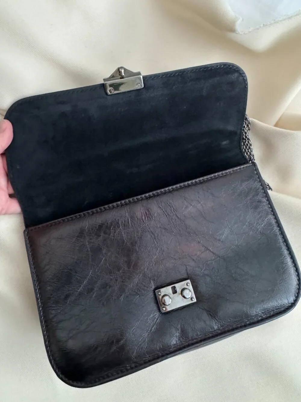 Valentino Garavani Glam Lock Bag in Black - Picture 7 of 9